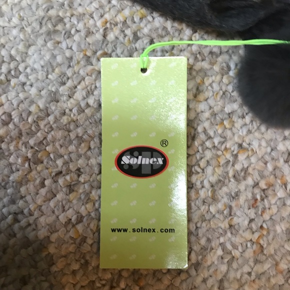 Solnex NWT Cashmere/ Wool fun scarf with Pom Pom fringe - Picture 2 of 4